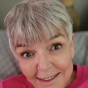 Meet your Posher, Louise